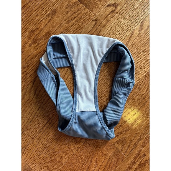 Cupshe Bathing Suit Bottoms - Picture 3 of 3